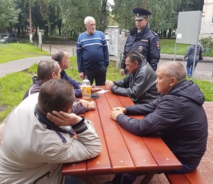 Около 800 штрафов за распитие спиртного в общественных местах выписали в городском округе Красногорск